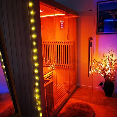 Spabyelleetlui Spa Rouge Ou Bleu Mouscron Exterior photo